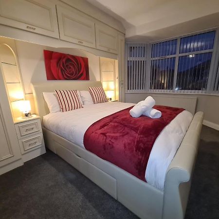 Stunning Holiday Home. Free Parking. Manchester Exteriér fotografie