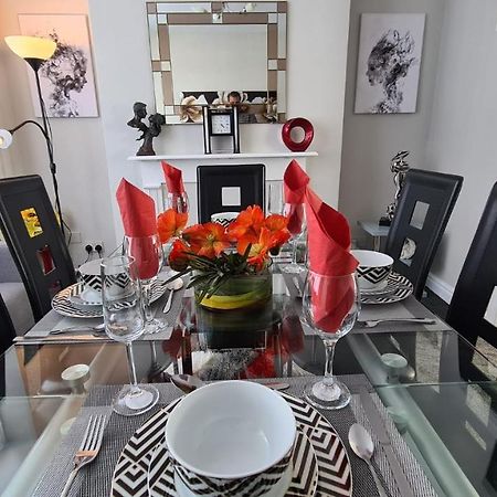 Stunning Holiday Home. Free Parking. Manchester Exteriér fotografie