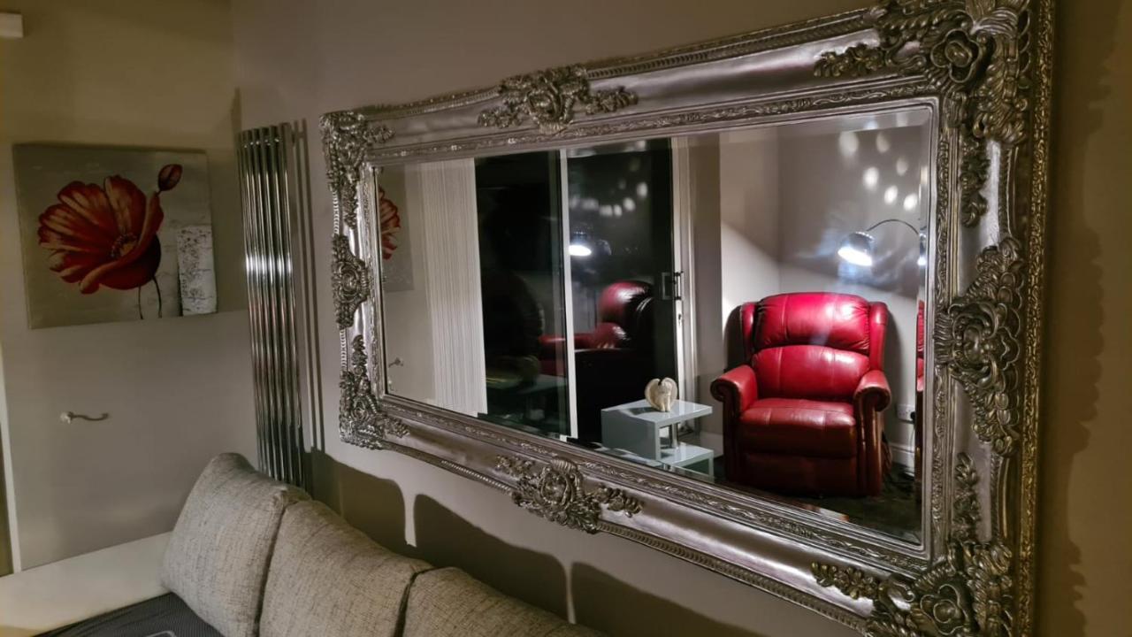 Stunning Holiday Home. Free Parking. Manchester Exteriér fotografie