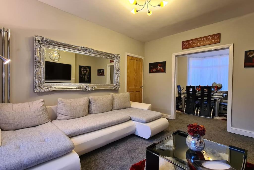 Stunning Holiday Home. Free Parking. Manchester Exteriér fotografie