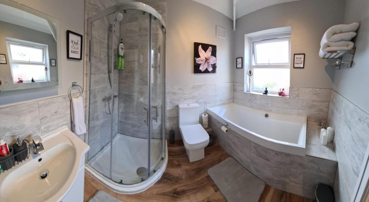 Stunning Holiday Home. Free Parking. Manchester Exteriér fotografie